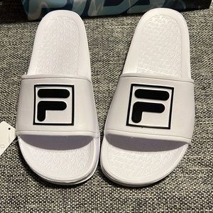 NWT Fila Big Box Logo Slide Sandal